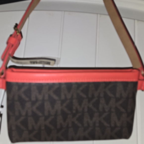 MICHAEL Michael Kors Handbags - NWT MICHAEL Michael Kors Brown & Coral Clutch